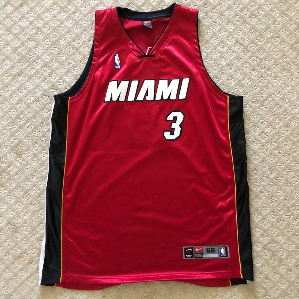 🔥 🔴⚫️ Men’s Authentic Nike Dwayne Wade Jersey 🏀